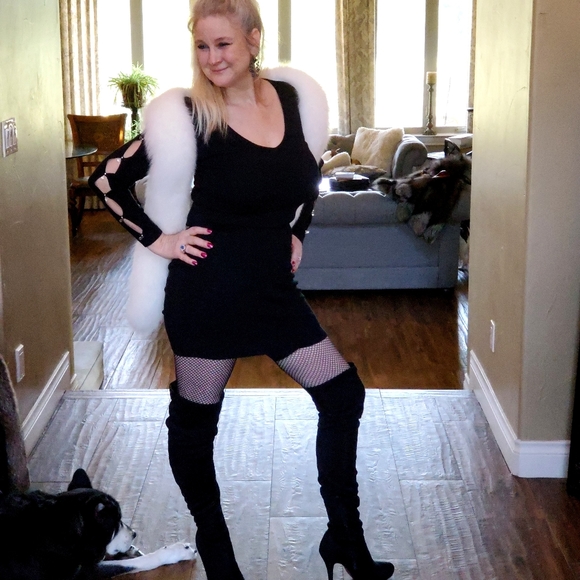 White Fox Fur Boa Wrap with Tails - Picture 11 of 17